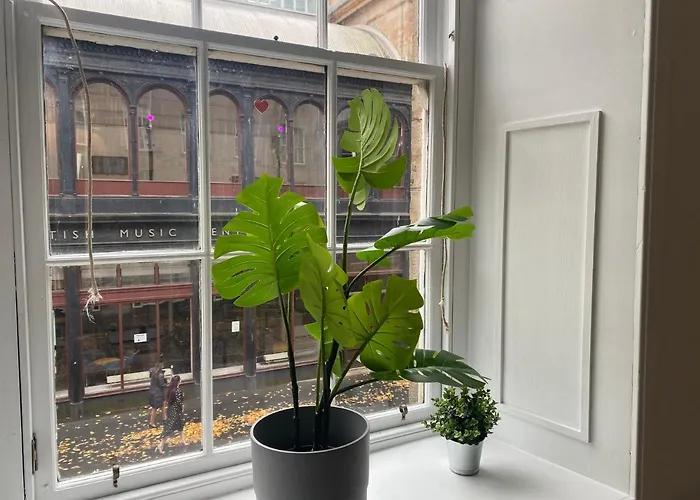 Lovely 1-bed In Merchant *