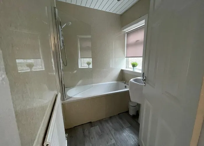 Cardonald House Feriehus *