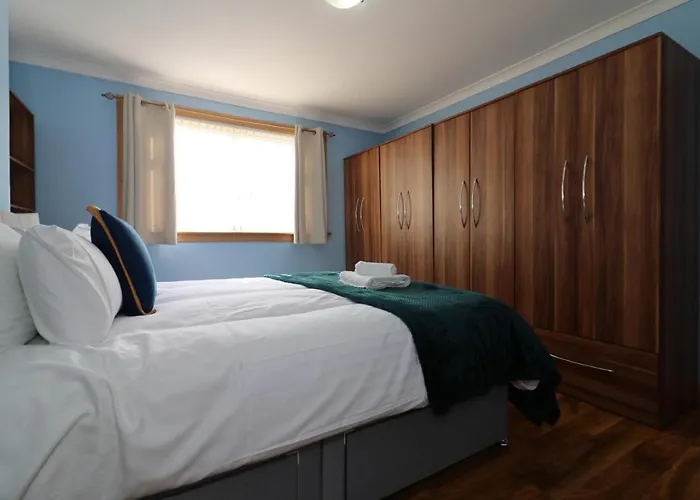 Signature - Dumbreck House *