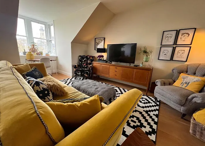 3-bed Bonny Flat - West End Centre *