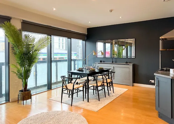 Lovely 2 Bed Duplex With Hydro Views Апартаменты