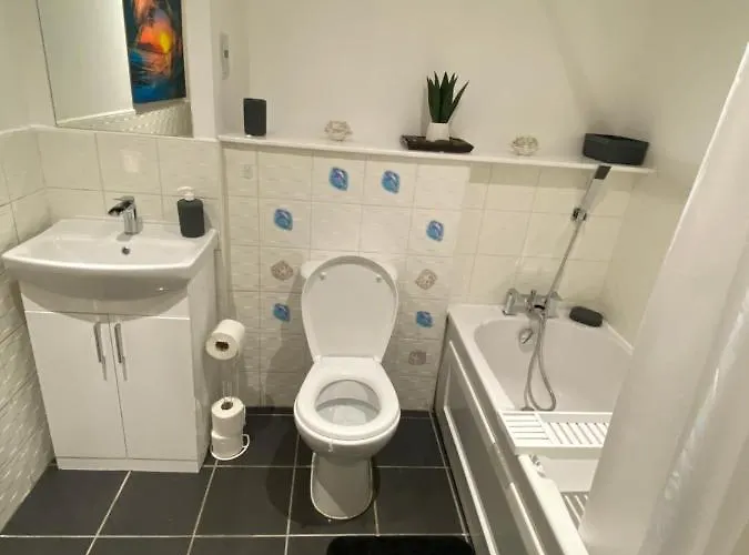 Modern 2-bed In Secc/hydro גלאזגו