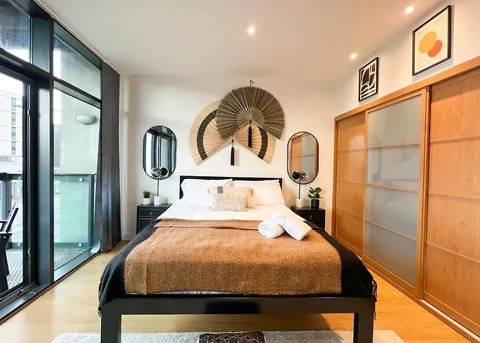 Lovely 2 Bed Duplex With Hydro Views