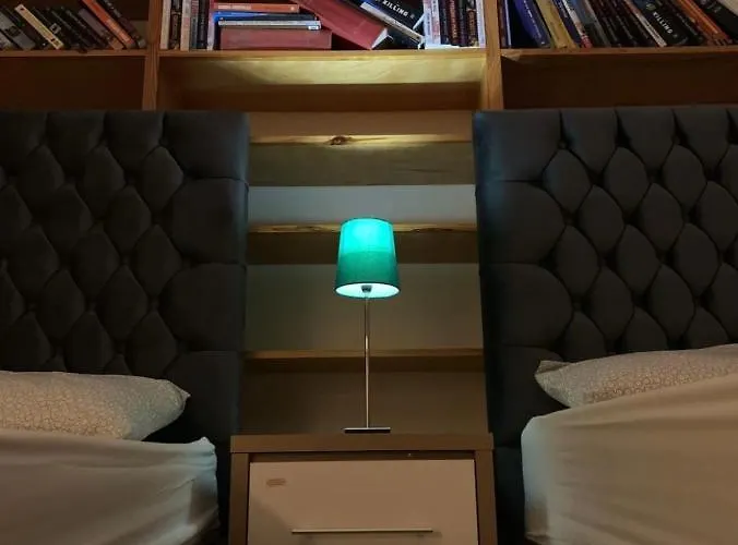 Designer Penthouse With Riverviews - G1 Centre, 3 Bedrooms, 2 Bathrooms, 1 Living / Kitchen. Full Floor, Wrap Around Terrace, Panoramic Views, Off Station / Buchanan Street דירה