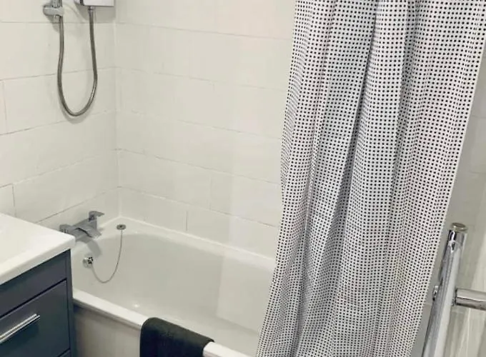 Centre Flat With River Views And Parking Lejlighed Glasgow