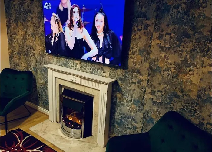 Lejlighed Centre Flat With River Views And Parking