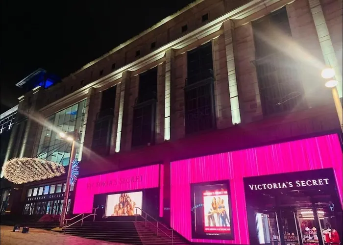 Lejlighed Centre Flat With River Views And Parking *