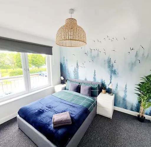 Spacious 5bed House, Free Parking, No Party ! Glasgow