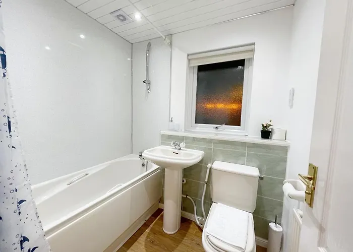 Cozy Nights Svp Detached House Vakantiehuis Glasgow