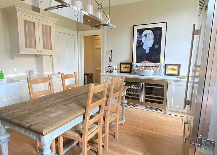 Of Joy - 3 Bedroom With Private Garden Lejlighed Glasgow