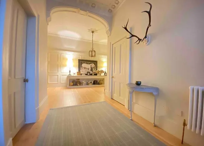 Of Joy - 3 Bedroom With Private Garden Glasgow