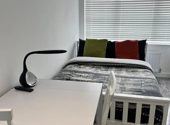 Διαμέρισμα Modern Comfy One Bed - Free Parking