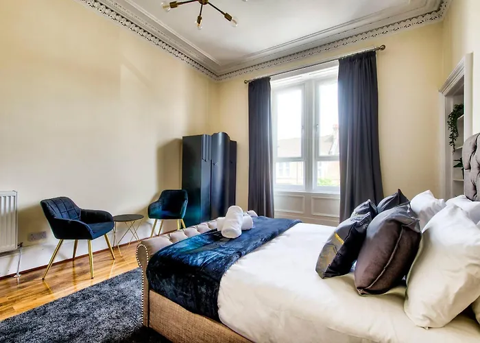 Stunning 5 Bedroom Apt, Close To Centre, Sec, Hydro And Motorway 아파트 *