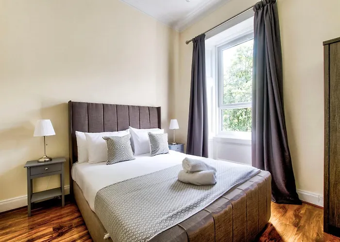 Stunning 5 Bedroom Apt, Close To Centre, Sec, Hydro And Motorway 아파트