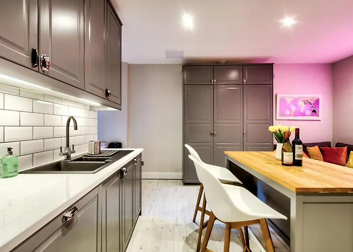 Stylish & Spacious 3 Bedroom In Finnieston, West End