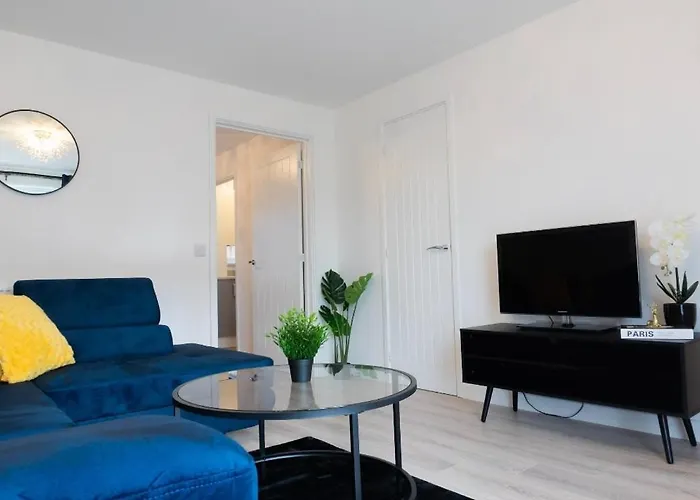 Stylish House With Private Parking 度假居 *