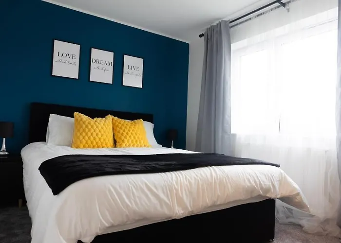 Stylish House With Private Parking 格拉斯哥