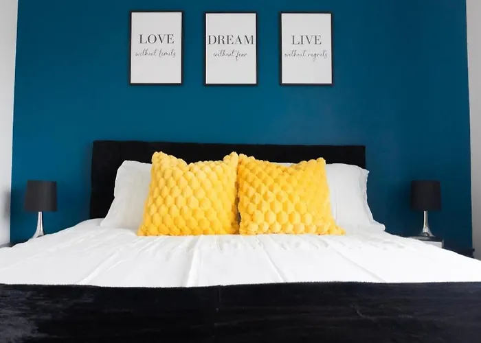 Stylish House With Private Parking 度假居 *