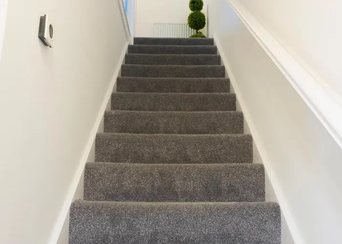 度假居 Stylish House With Private Parking