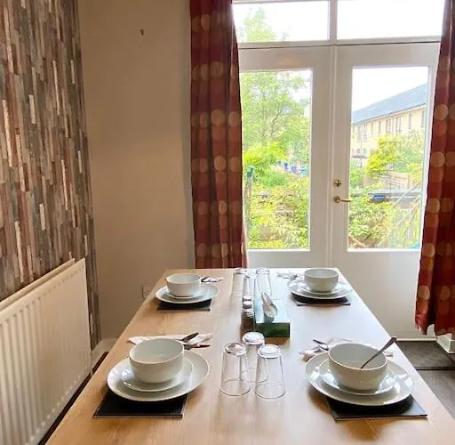 The Naburn - 3 Bed House With Free Parking & Close To Centre Dom wakacyjny Glasgow