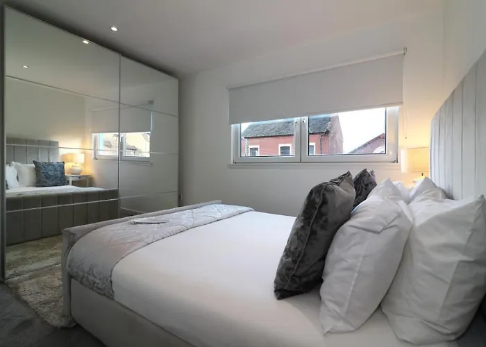 Glas Go Executive 2-bedroom Near Ovo Hydro Free Parking شقة