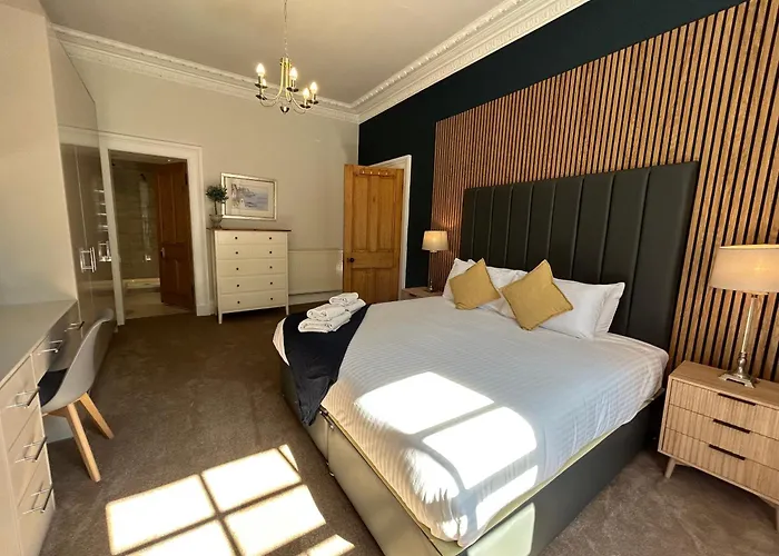 Principal - West End * Glasgow