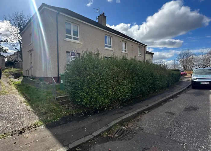 Modern Style , Separate Entrance * Glasgow