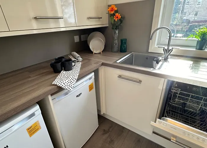 Modern Style , Separate Entrance Glasgow