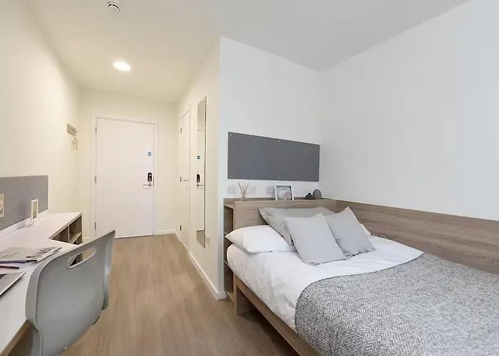 Apartment For Students Only St Mungo's In