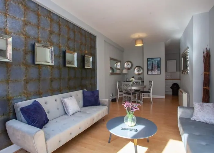 Semesterbostad Modern And Refurbished Flat In Merchant