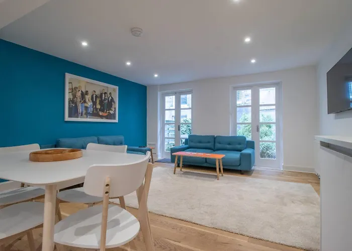 度假居 Stylish West End Detached Mews - Pass The Keys *