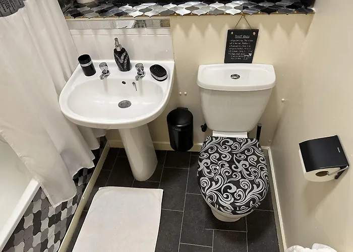 - Sleeps 2 & Freeparking During Weekend