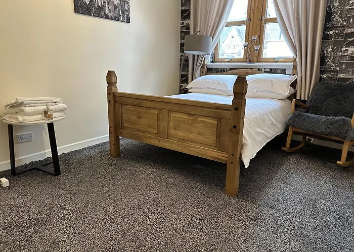 Апартаменты - Sleeps 2 & Freeparking During Weekend Глазго