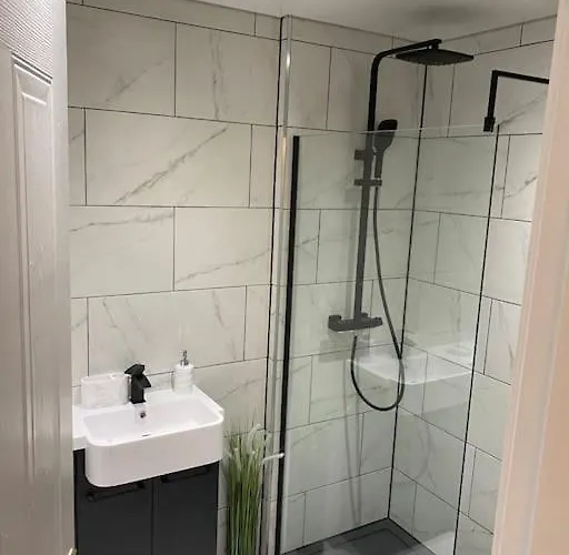 Perfectly Situated Luxury 2 Bedroom Lejlighed