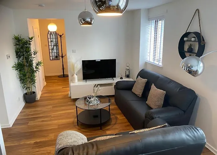 Perfectly Situated Luxury 2 Bedroom Lejlighed *