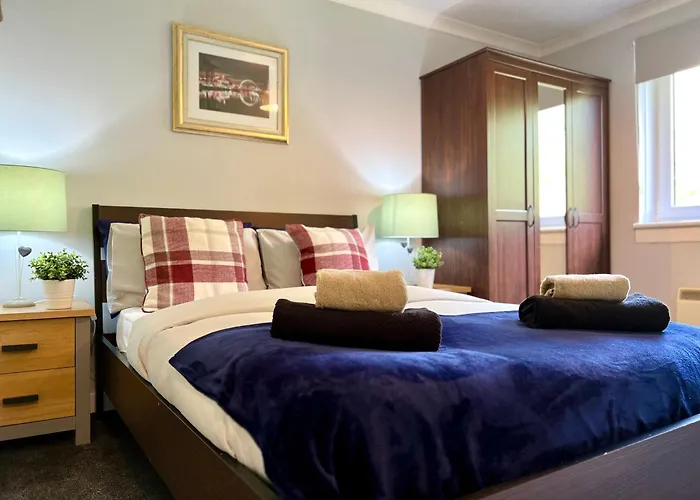 Spacious 2 Bed-flat In - Free Parking דירה