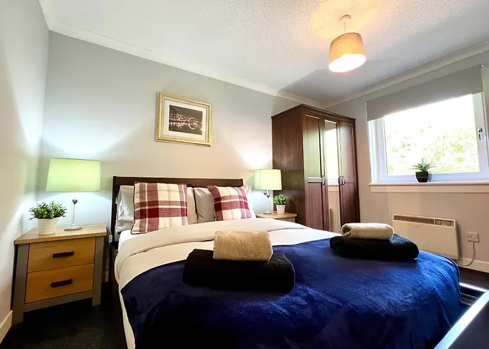 Spacious 2 Bed-flat In - Free Parking גלאזגו