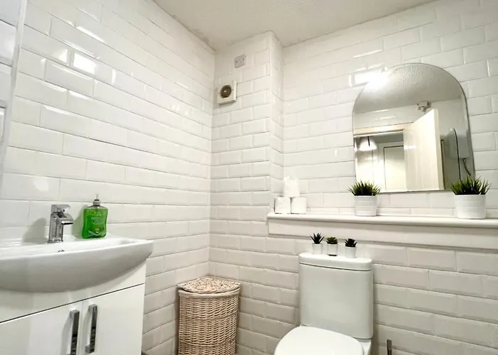 Spacious 2 Bed-flat In - Free Parking גלאזגו