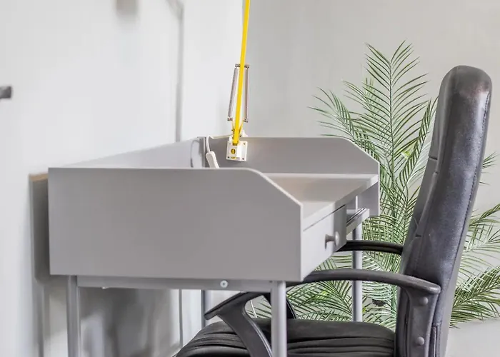 West End Cosy Pop Of Colour - Pass The Keys דירה גלאזגו