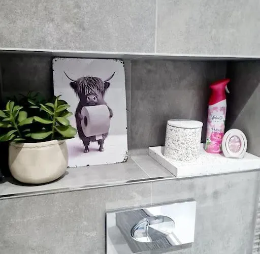 Lovely House With Back Garden - Private Driveway Holiday home