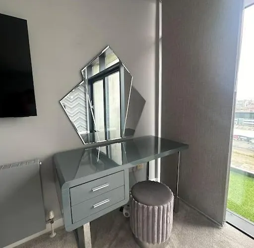 Luxurious Penthouse With Bar At Hydro & Secc Apartamento *