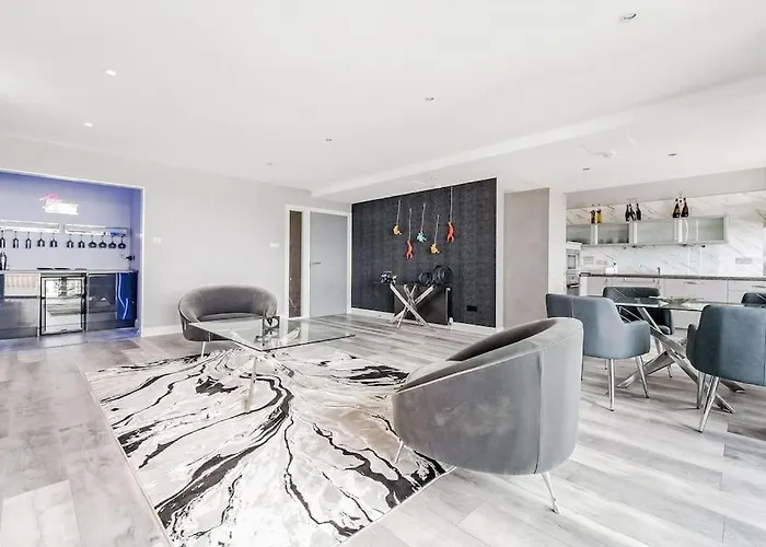 Luxurious Penthouse With Bar At Hydro & Secc Glasgow