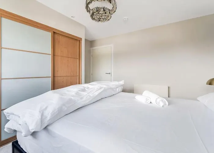 Luxurious Penthouse With Bar At Hydro & Secc *