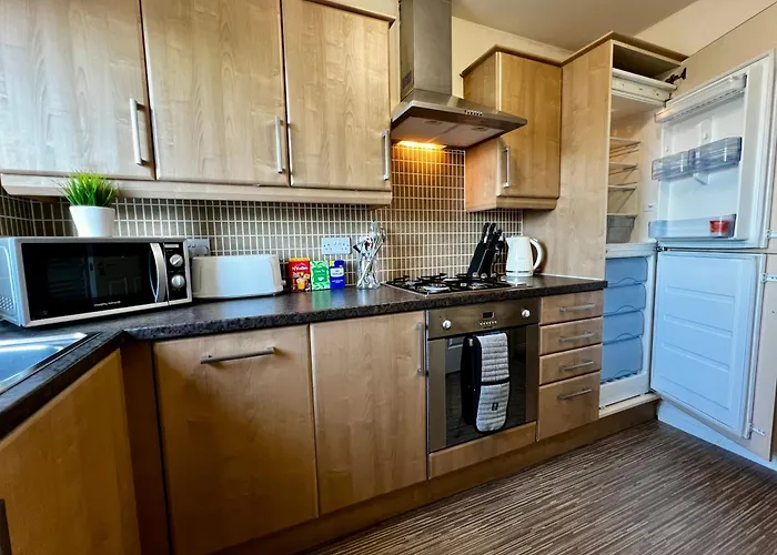 Stylish Modern Flat With Juliet Balcony & Parking Глазго