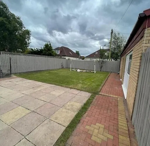 Entire Private 1 Bedroom - Guest In