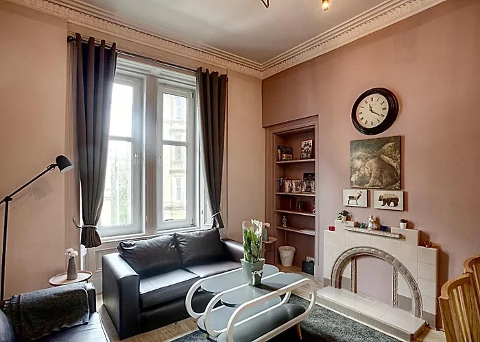 Charming 2 Bed In The Heart Of The West End *