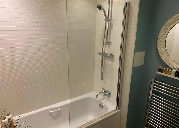 Metropolitan Nest - Easy Walk To Hydro & Secc Center