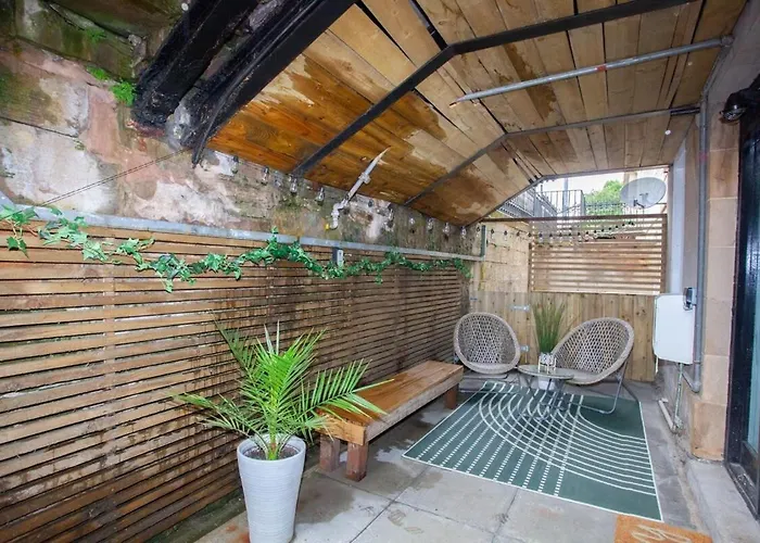 Beautiful 2 Bed Flat With A Private Terrace * Glasgow