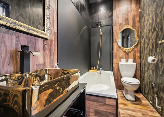 Grand 2 Bed West End דירה *