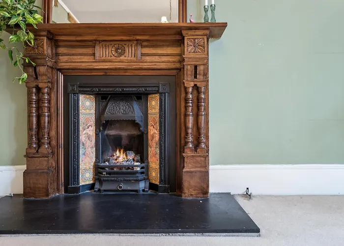 Grand 2 Bed West End גלאזגו